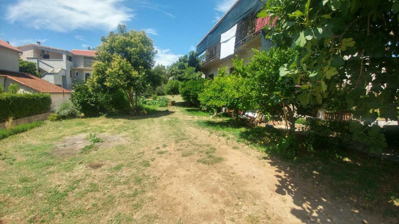 Family Apartment Near Beach Biograd Na Moru Bagian luar foto