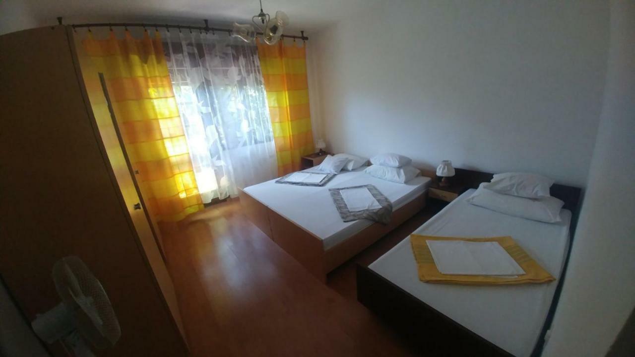 Family Apartment Near Beach Biograd Na Moru Bagian luar foto